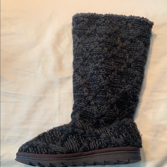 Boots - Picture 3 of 5